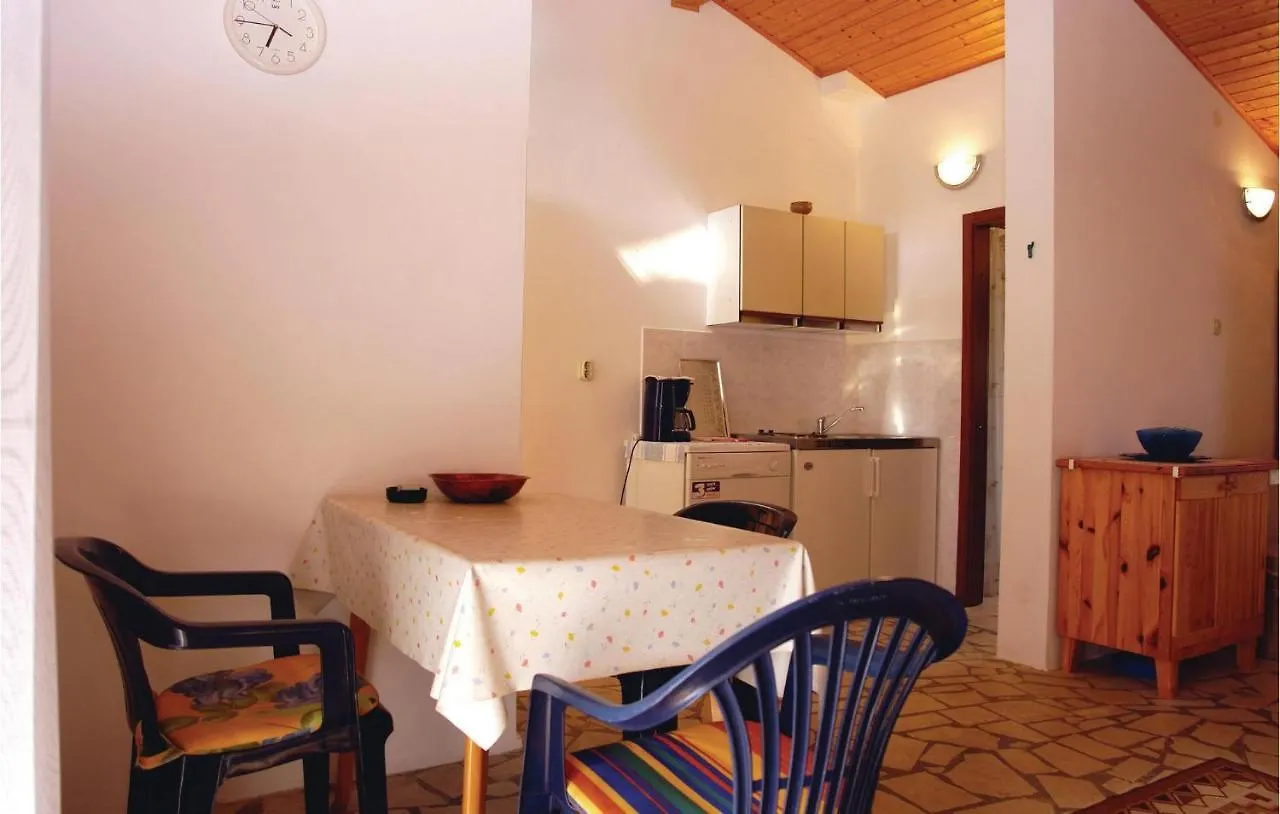 Nice Apartment In Pula With Wifi 0*,