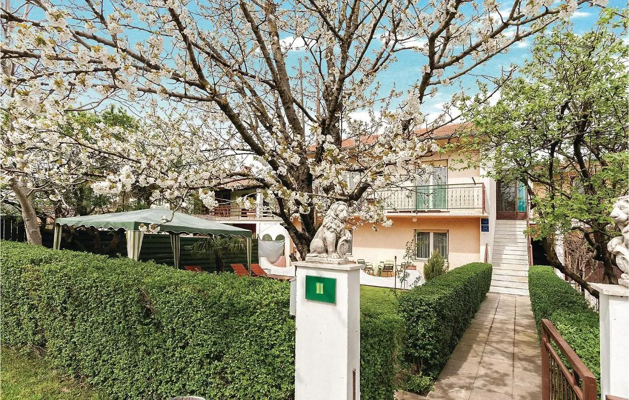 Nice Apartment In Pula With Wifi